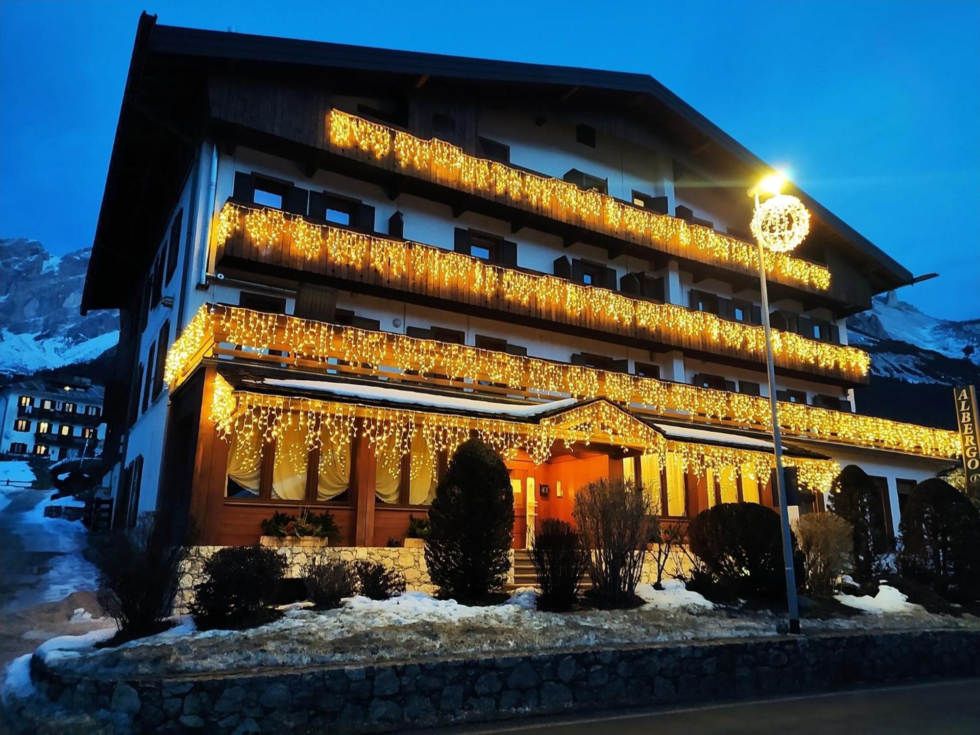 סאן ויטו די קדורה Hotel Albergo Dolomiti מראה חיצוני תמונה