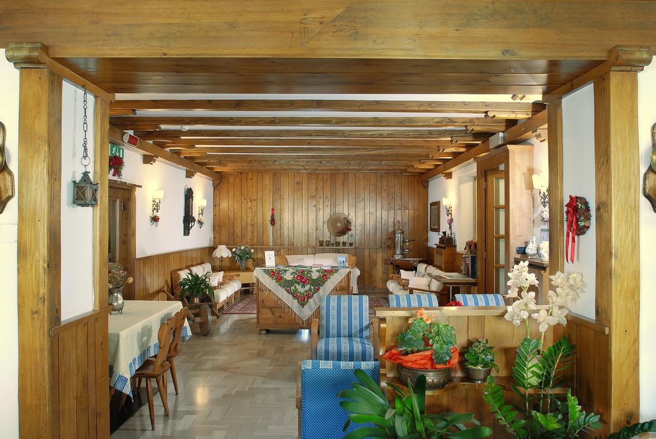 סאן ויטו די קדורה Hotel Albergo Dolomiti מראה חיצוני תמונה