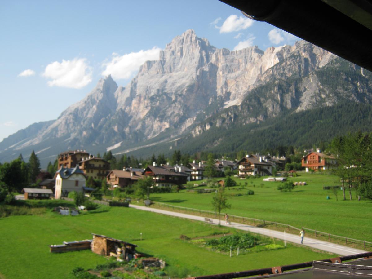 סאן ויטו די קדורה Hotel Albergo Dolomiti מראה חיצוני תמונה